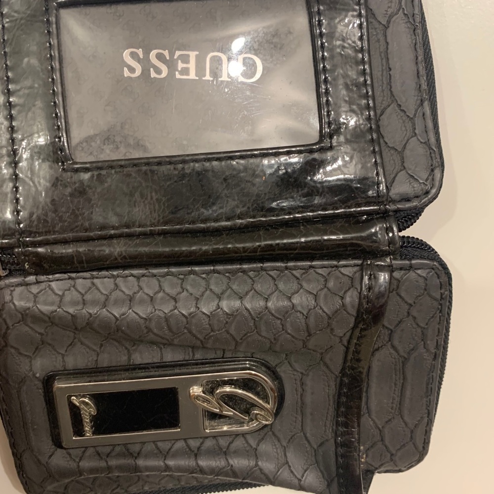 Guess keychains wallet